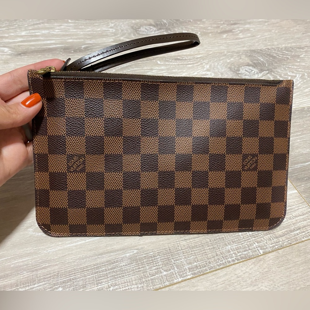 Authentic Louis Vuitton Damier Ebene Neverfull Pochette